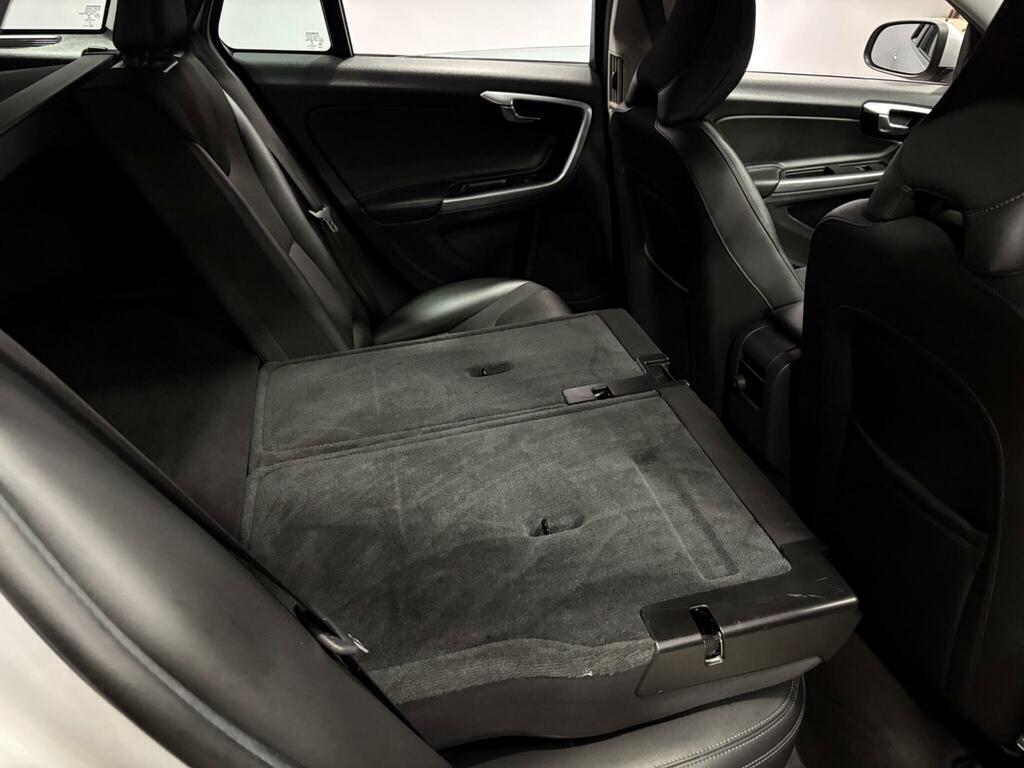 Volvo V60 D2 Se Estate Grey #36