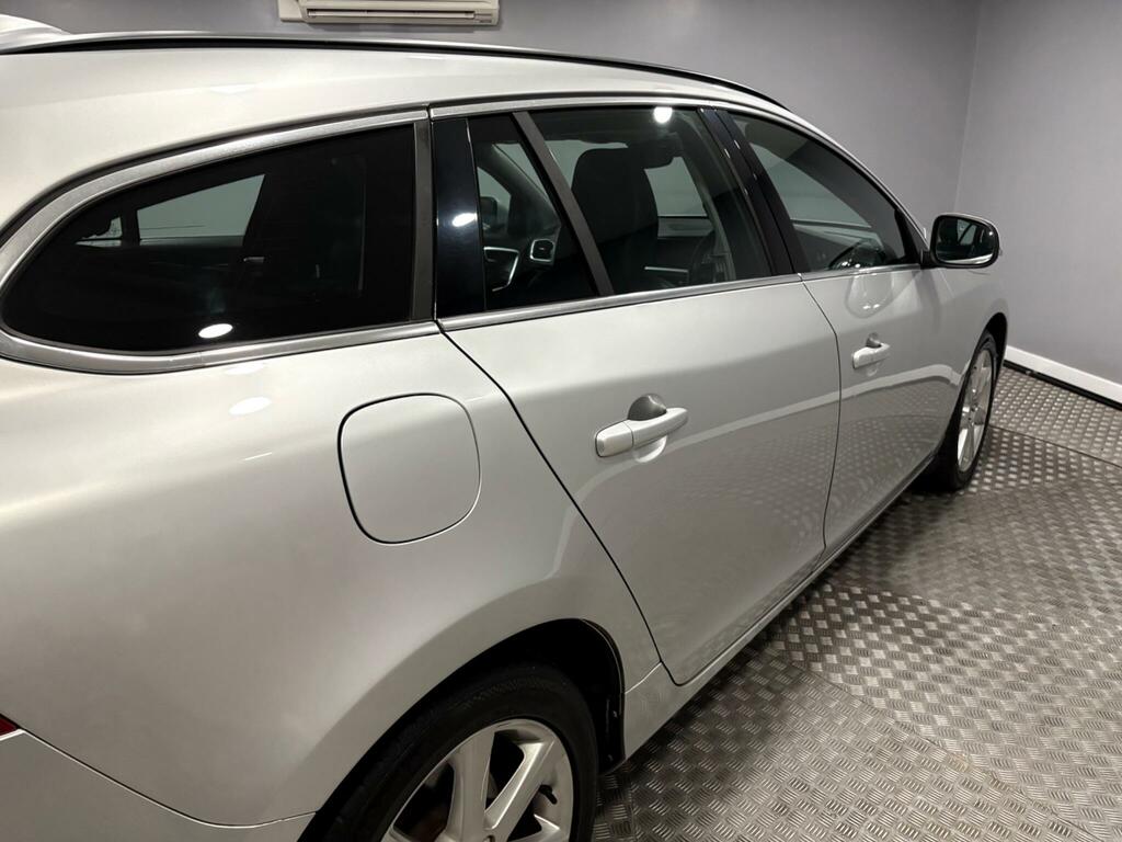 Volvo V60 D2 Se Estate Grey #42