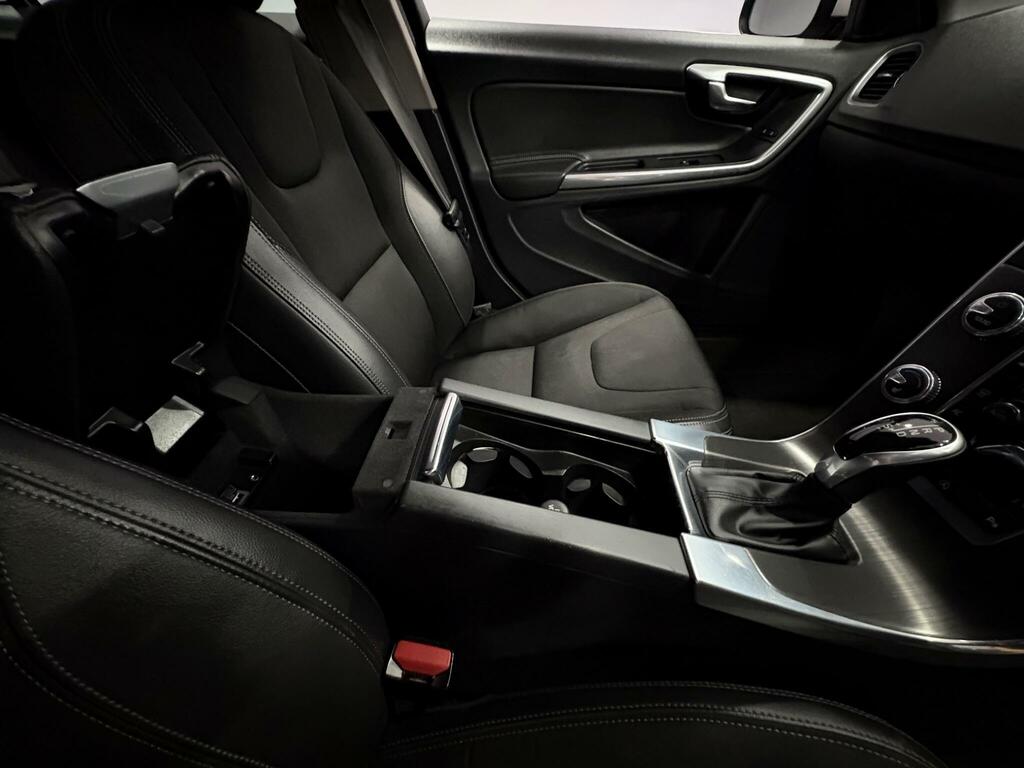 Volvo V60 D2 Se Estate Grey #31