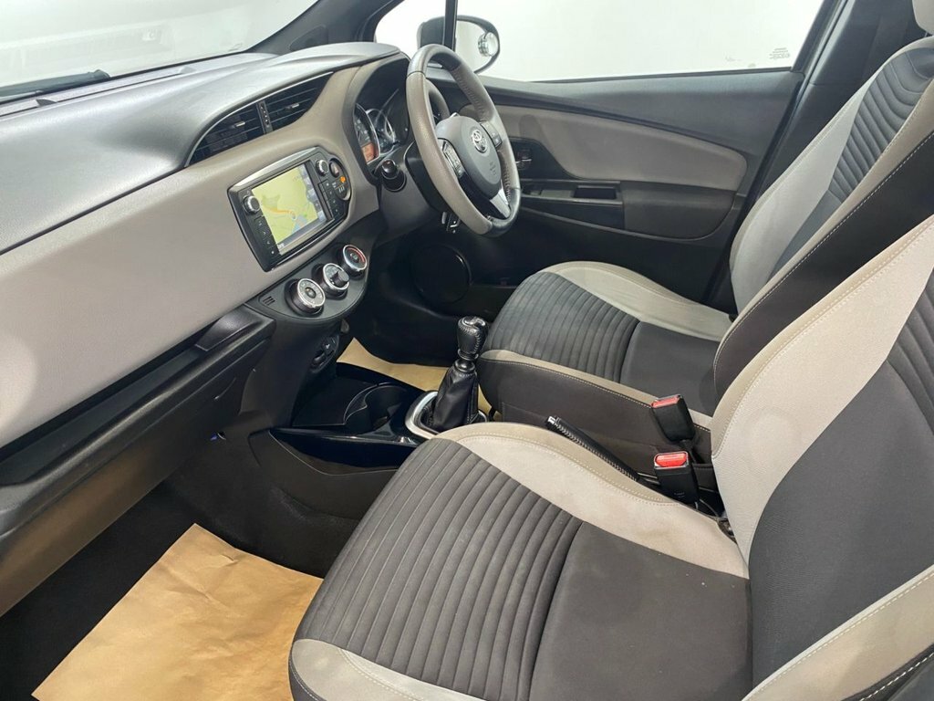 Toyota Yaris 1.33 Dual Vvt-i Design Euro 6 Brown #24