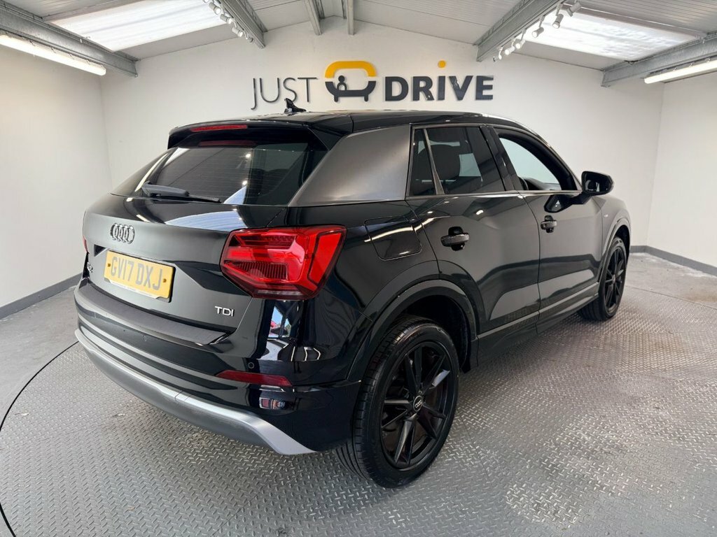 Audi Q2 1.6L S Line Black #6