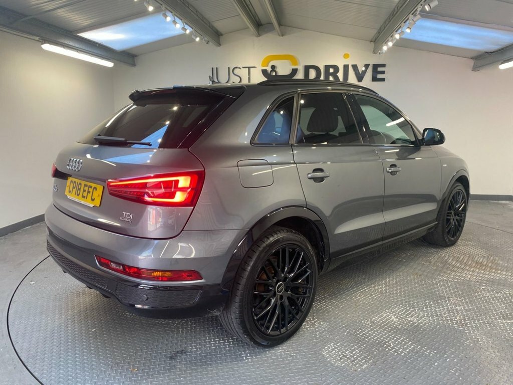 Audi Q3 2L Black Edition Grey #5