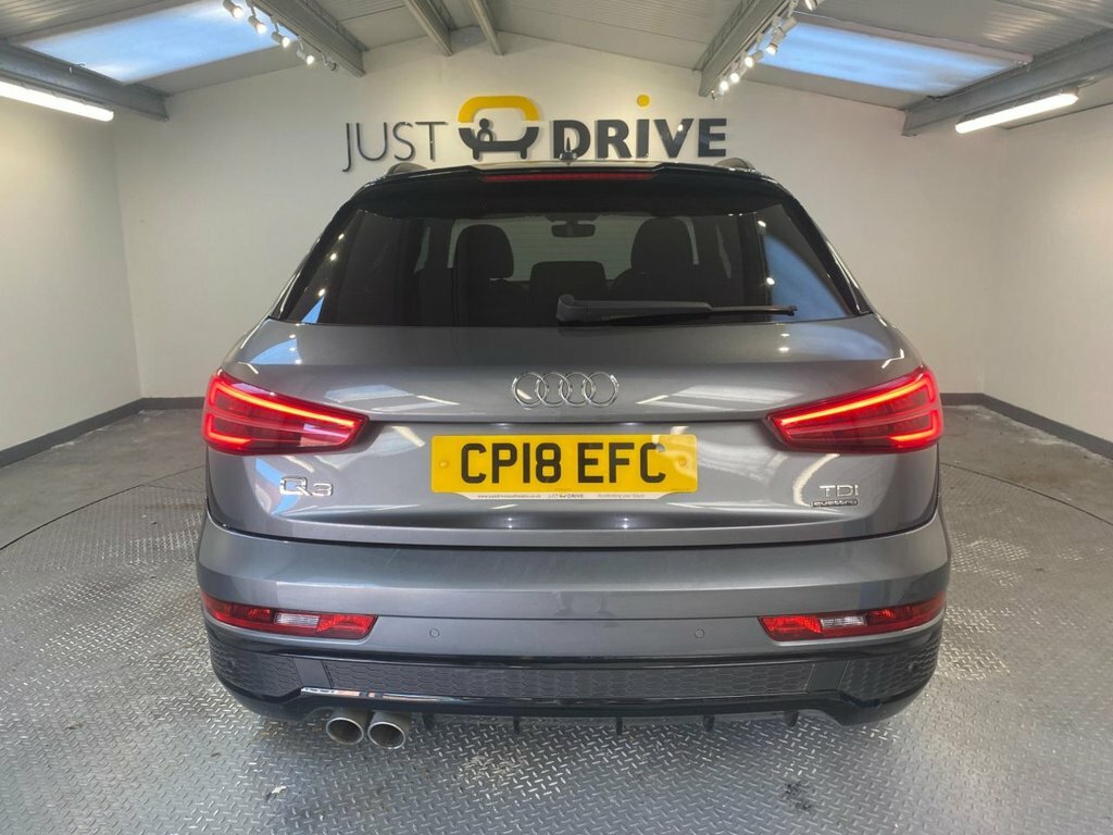 Audi Q3 2L Black Edition Grey #4
