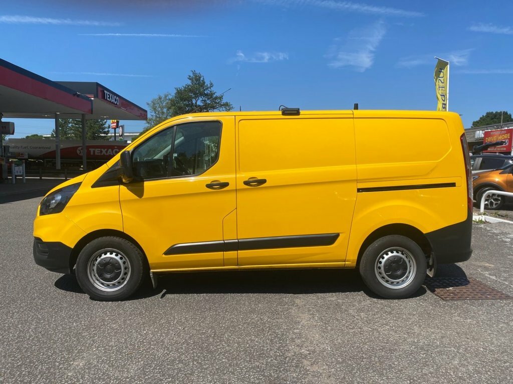 Ford Transit Custom 2L Leader LB22JJL Yellow