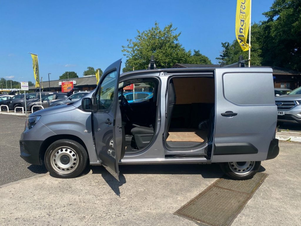 Vauxhall Combo 1.5L Dynamic Grey #3