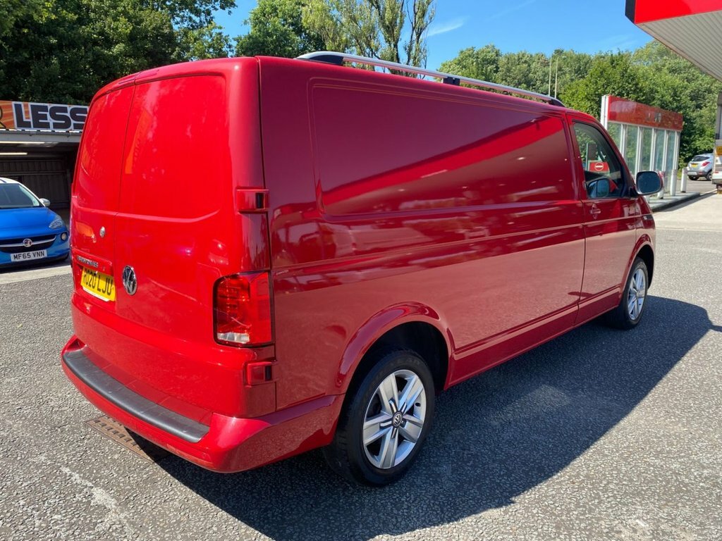 Volkswagen Transporter 2L Highline Red #6