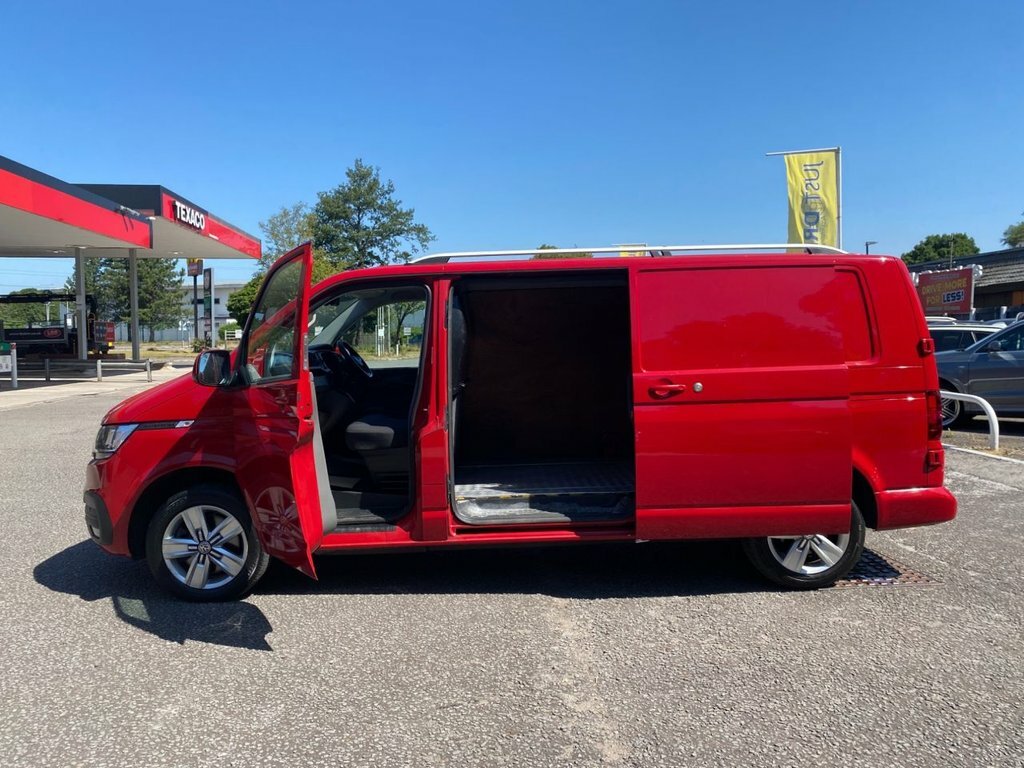 Volkswagen Transporter 2L Highline Red #3