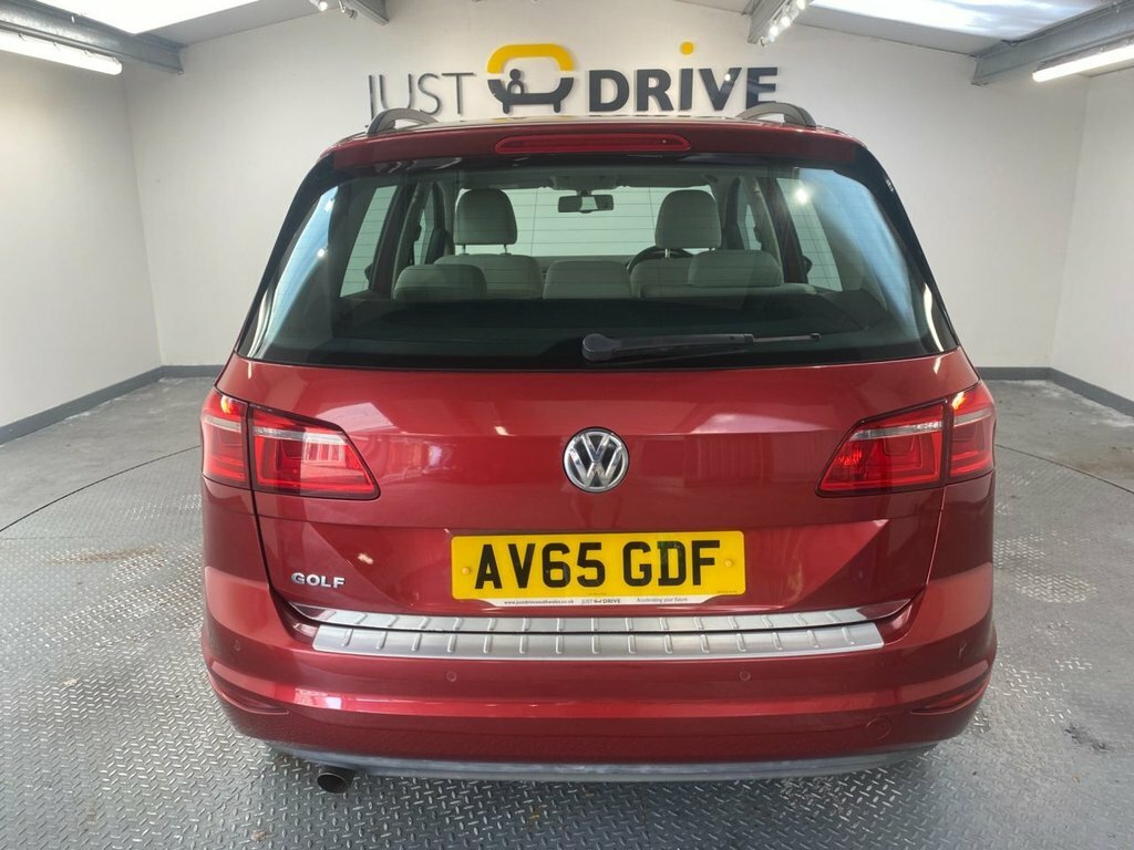 Volkswagen Golf SV 1.6L Se Red #4