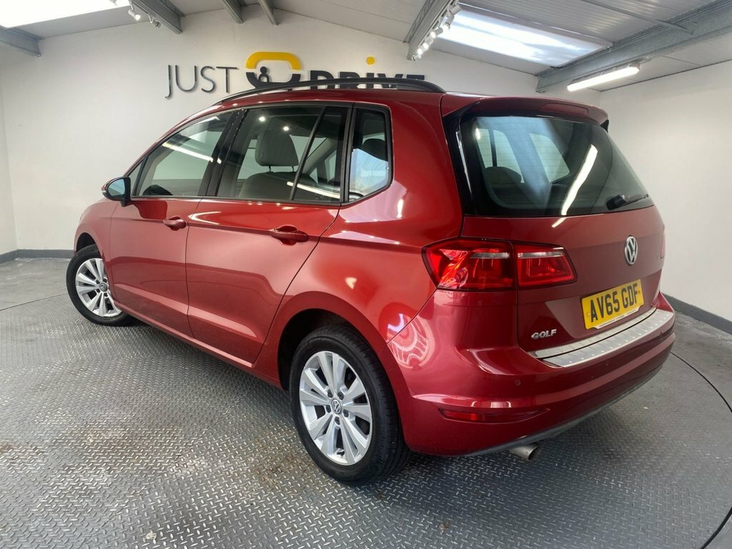 Volkswagen Golf SV 1.6L Se Red #3