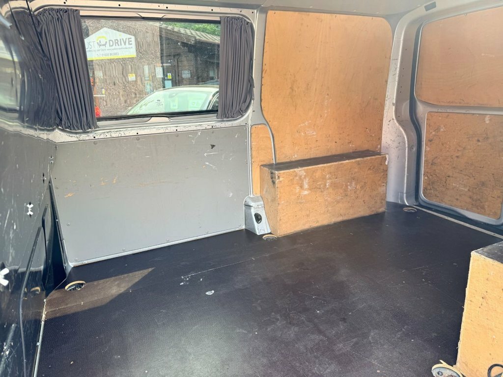 Volkswagen Transporter 2L Highline White #19