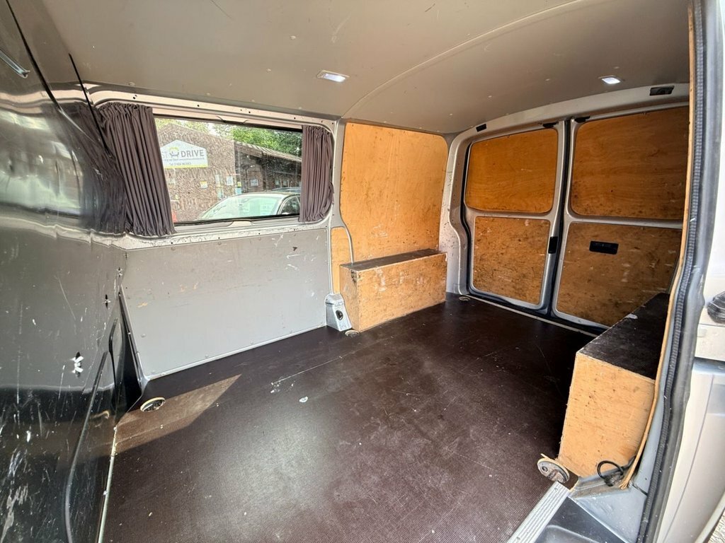 Volkswagen Transporter 2L Highline White #20