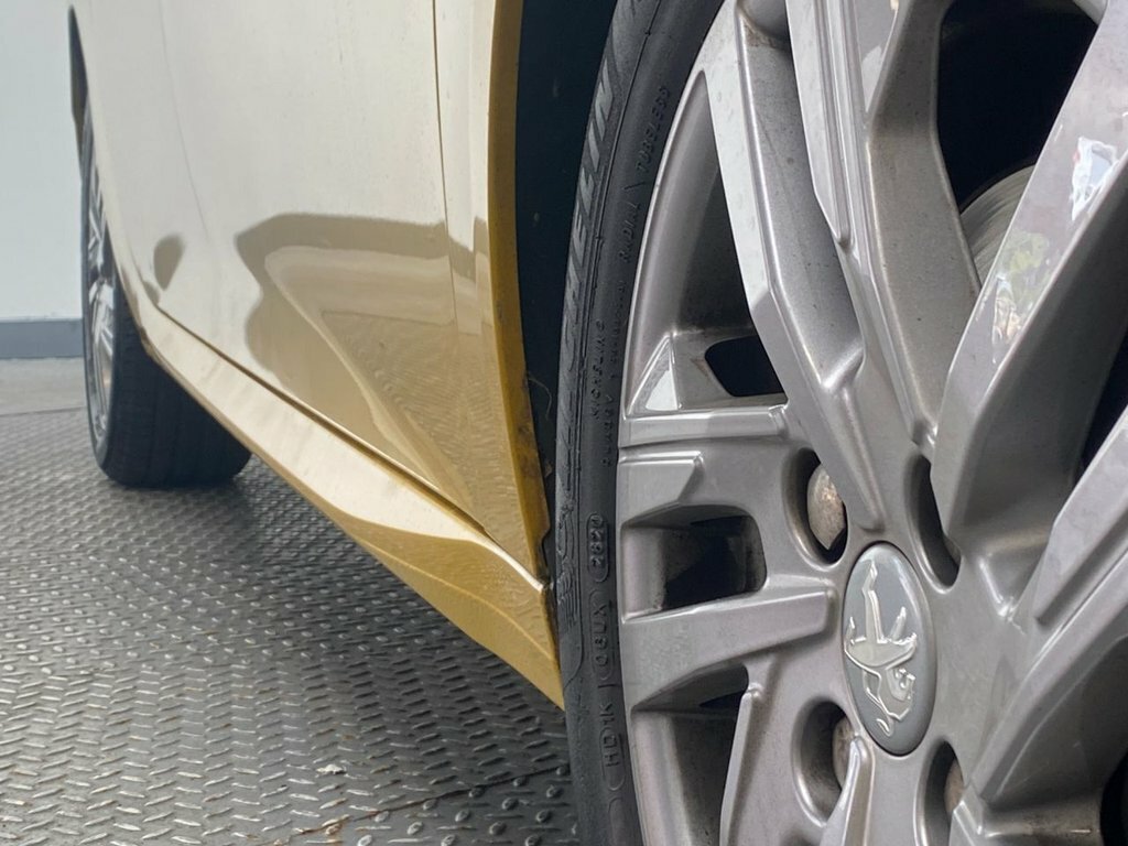 Peugeot 208 Puretech Allure Ss Yellow #30