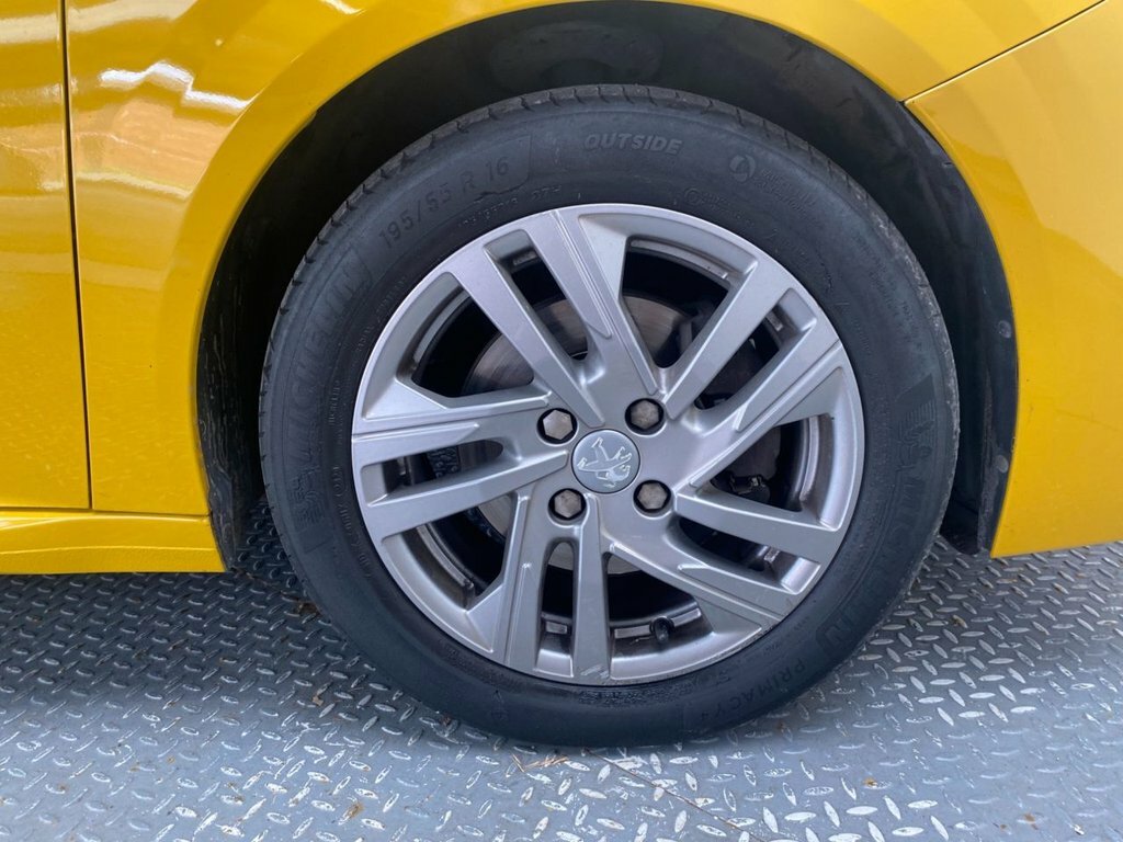Peugeot 208 Puretech Allure Ss Yellow #10