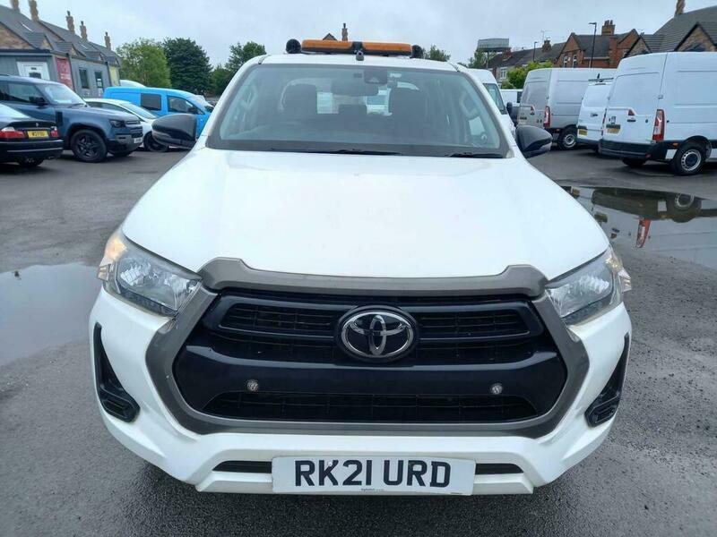 Toyota HILUX Active 4Wd D-4d Dcb White #6