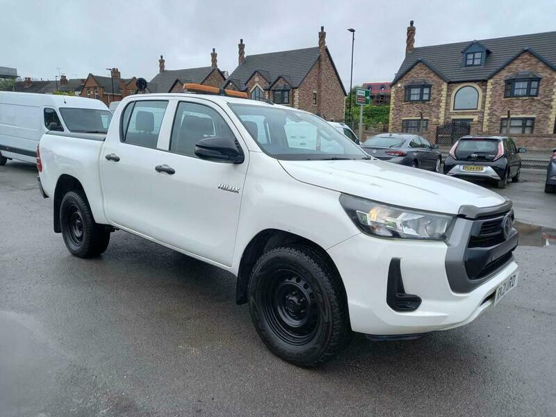 Toyota HILUX Active 4Wd D-4d Dcb White