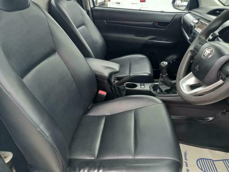 Toyota HILUX 2.4 D-4d Invincible X Pickup Double Cab Brown #9