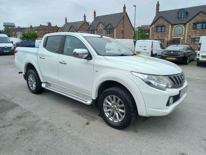Mitsubishi L200 Di-d 4Wd Titan Dcb White
