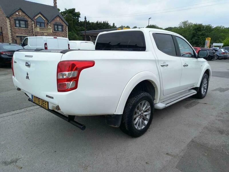 Mitsubishi L200 Di-d 4Wd Titan Dcb White #6