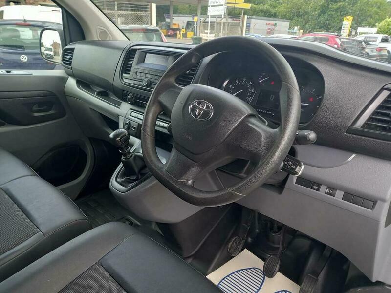 Toyota PROACE Toyota Medium 1.5D 120 Icon Van White #9