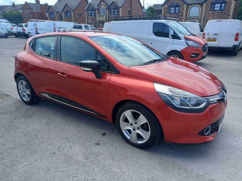 Renault Clio Dynamique Nav 16V Red