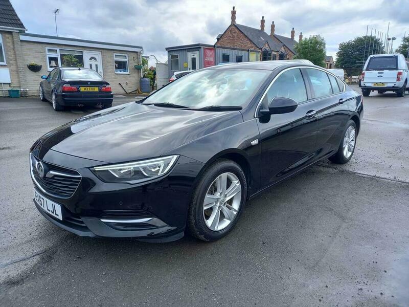 Vauxhall Insignia Grand Sport Tech Line Black #2