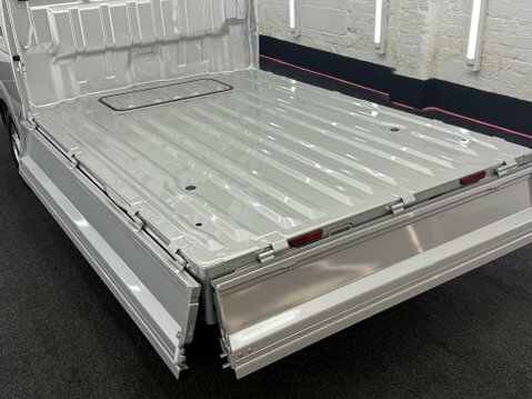Mitsubishi  Pick Up Dropside 2Wd White #11