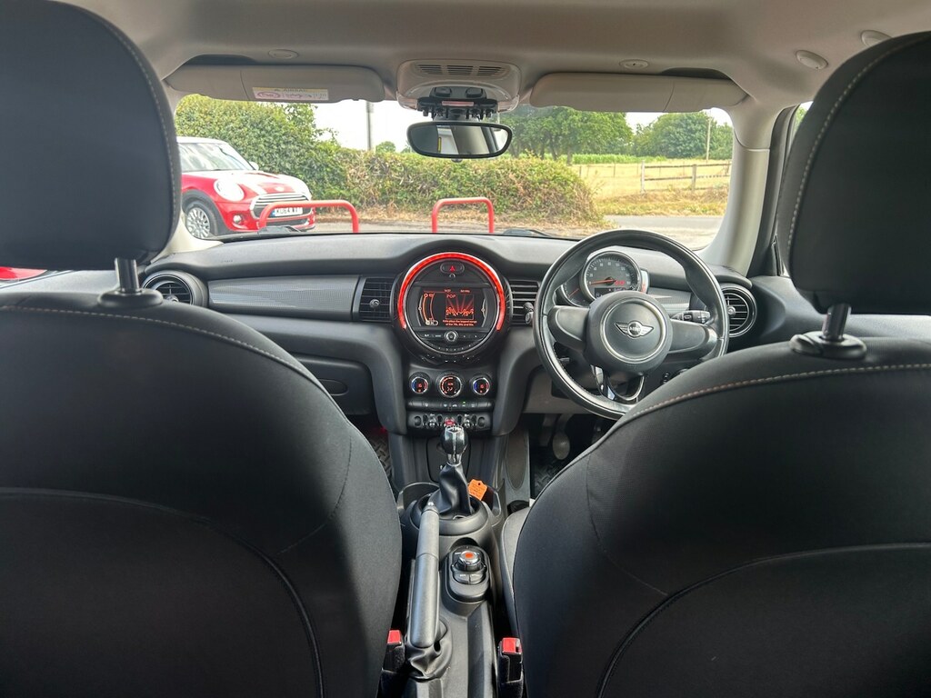 Mini Hatch 1.5 Cooper Red #6
