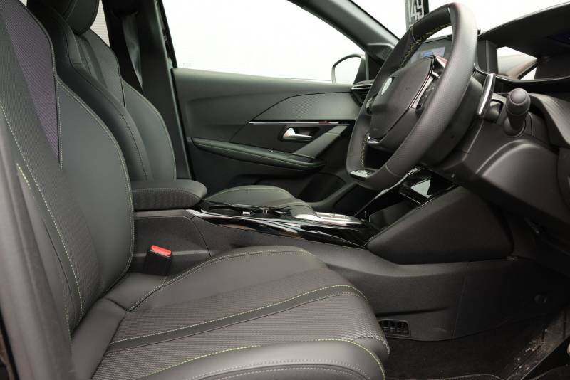 Peugeot 208 1.2 Gt E-dsc6 Euro 6 Ss - 2025 75 Black #2