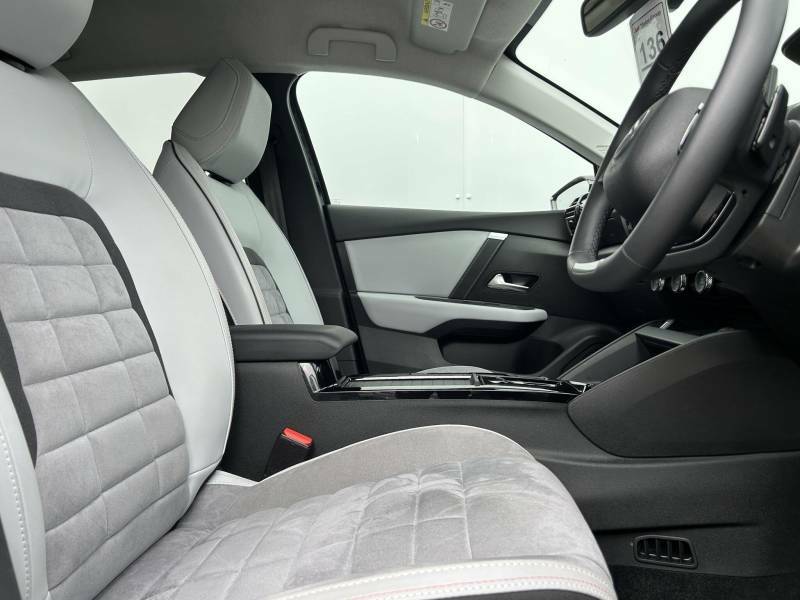 Citroen C4 1.2 Hybrid 136 Max Blue #6