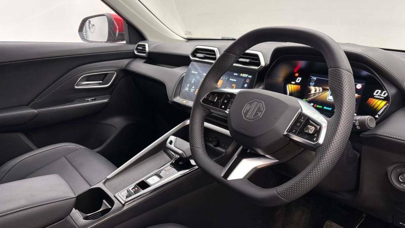 MG ZS 1.5 Hybrid Trophy Red #2