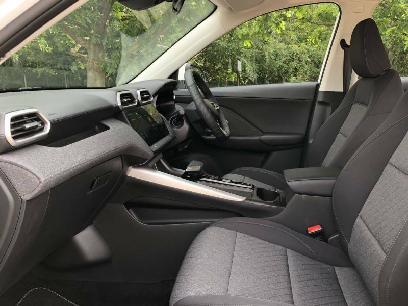MG ZS 1.5 Hybrid Se White #2