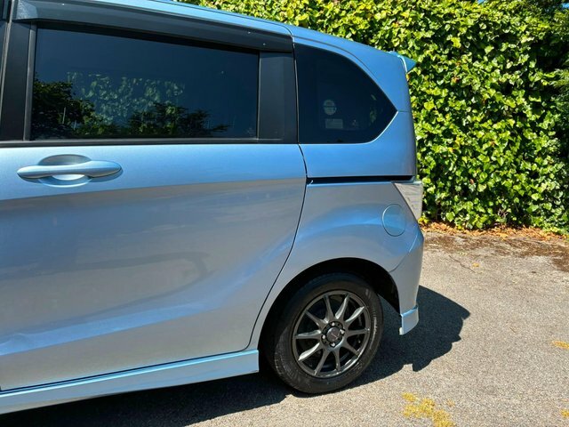 Honda Freed 1.5 Hybrid 6 Seats Black #56