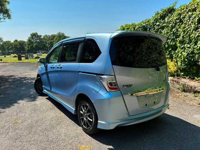 Honda Freed 1.5 Hybrid 6 Seats Black #60
