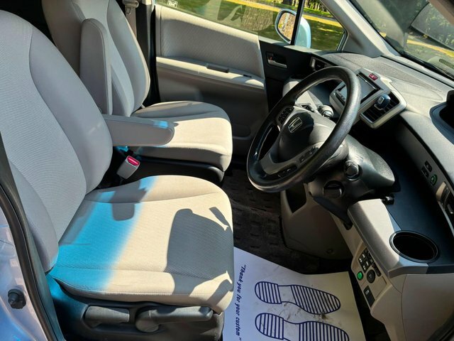 Honda Freed 1.5 Hybrid 6 Seats Black #20