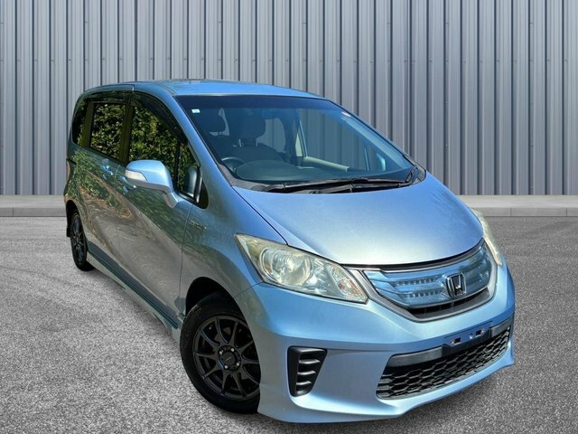 Honda Freed 1.5L Hybrid Blue