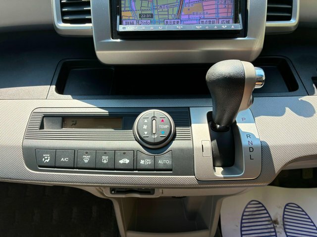 Honda Freed 1.5 Hybrid 6 Seats Black #33