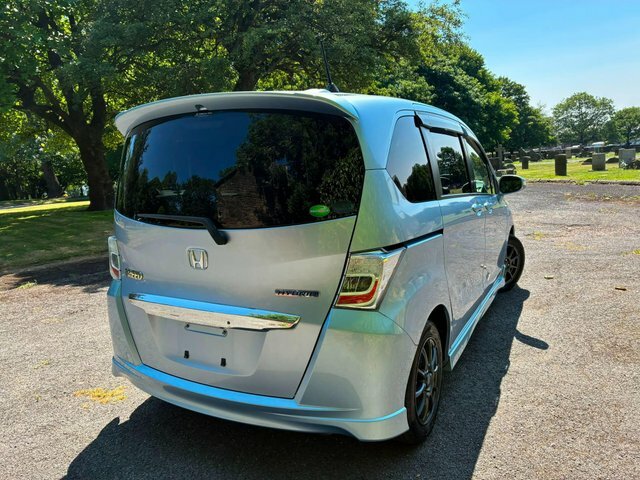Honda Freed 1.5 Hybrid 6 Seats Black #70