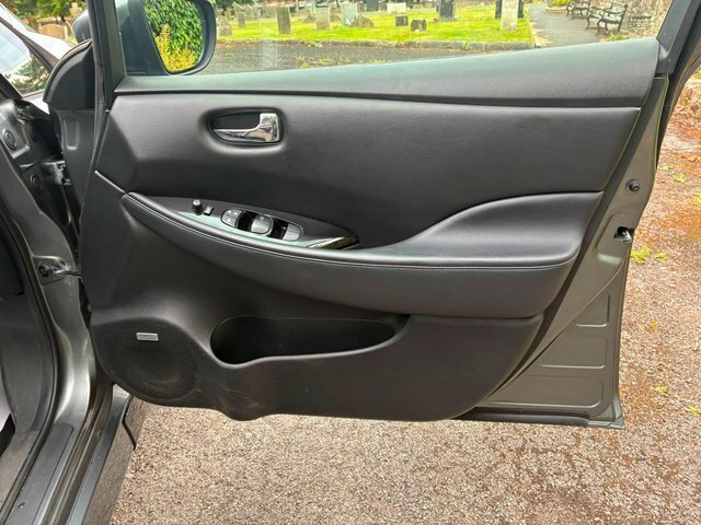 Nissan Leaf 40Kwh N-connecta Hatchback 150 Silver #26