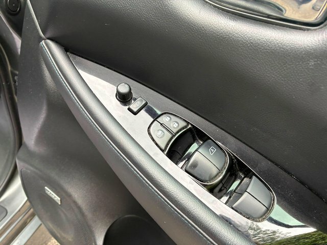 Nissan Leaf 40Kwh N-connecta Hatchback 150 Silver #27