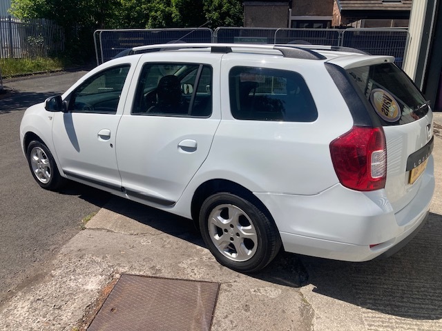Dacia Logan Estate Car 0.9 Laureate Tce White #3