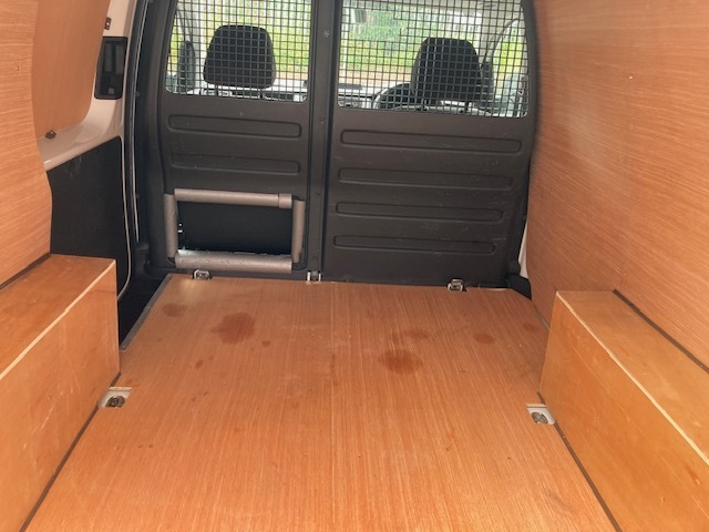 Volkswagen Caddy Mpv White #5