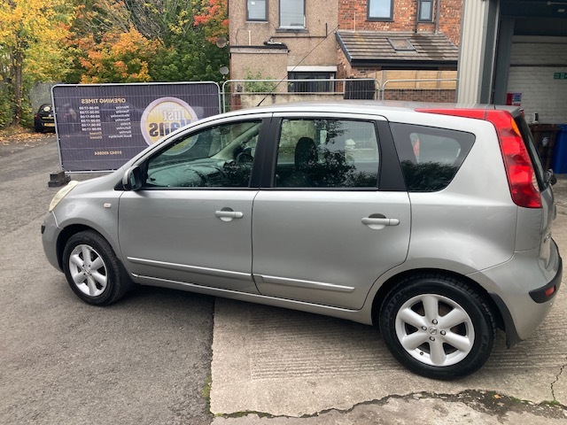 Nissan Note 1.6 Se Hatch 1.6 Se Silver #3