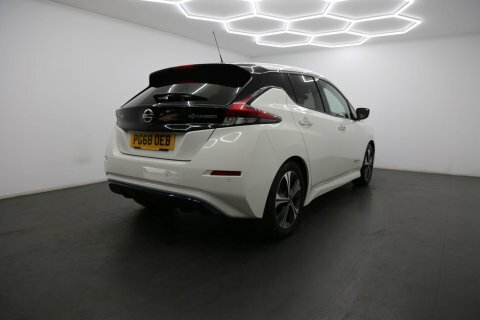 Nissan Leaf 40Kwh Tekna White #4
