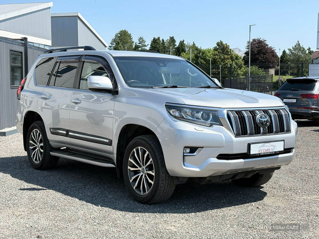 Toyota Land Cruiser 2.8 D-4d Invincible 7 Seats Silver