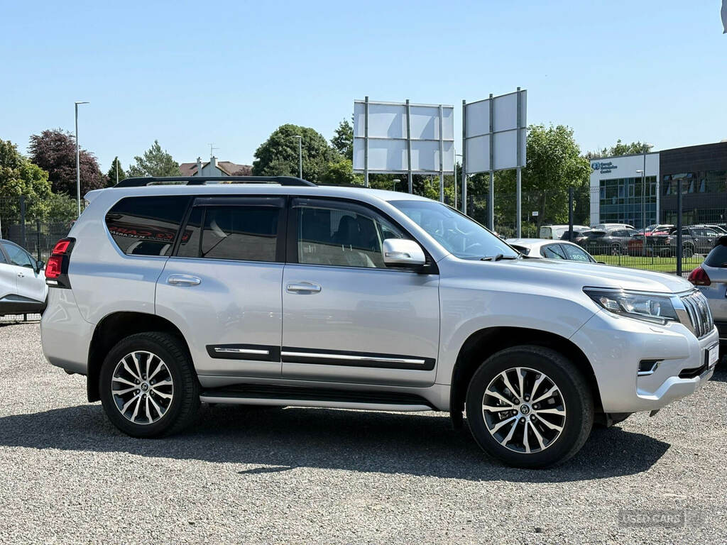 Toyota Land Cruiser 2.8 D-4d Invincible 7 Seats Silver #3
