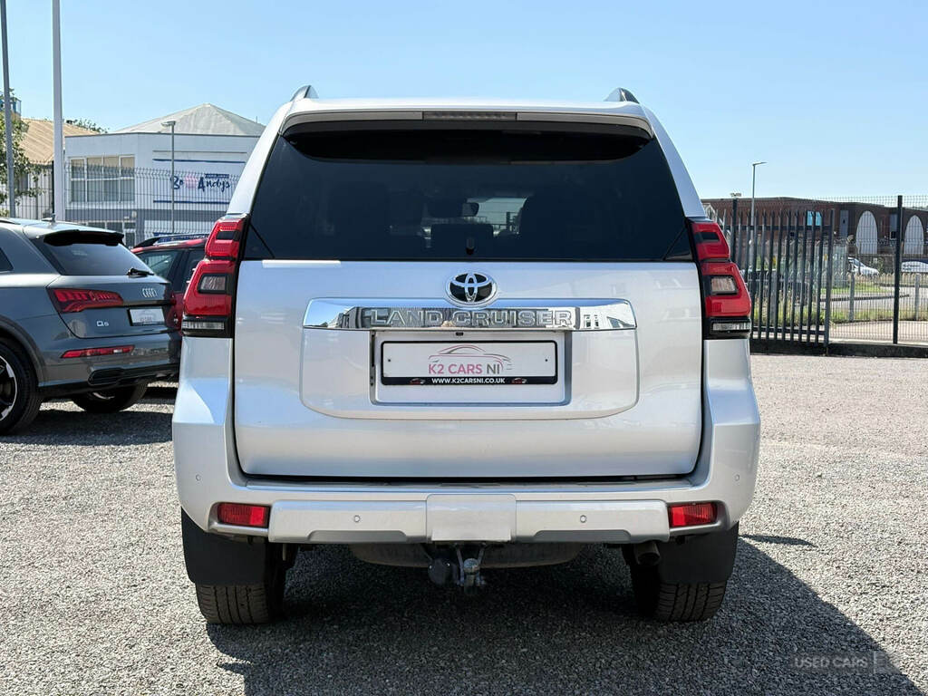 Toyota Land Cruiser 2.8 D-4d Invincible 7 Seats Silver #6