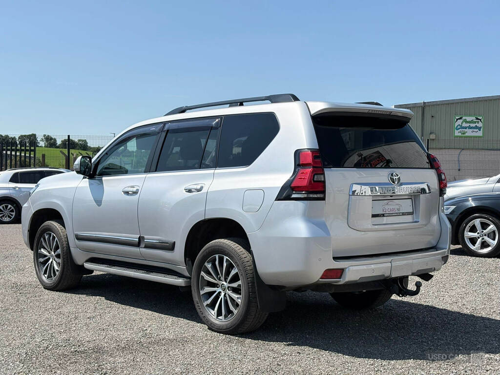 Toyota Land Cruiser 2.8 D-4d Invincible 7 Seats Silver #4