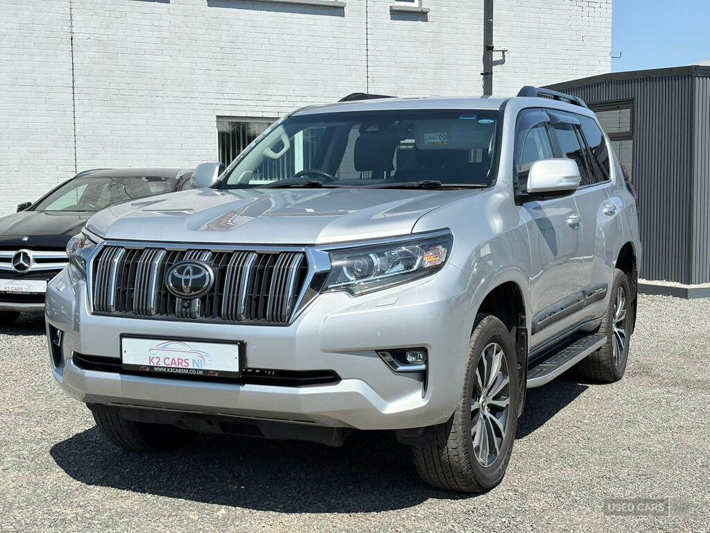 Toyota Land Cruiser 2.8 D-4d Invincible 7 Seats Silver #2