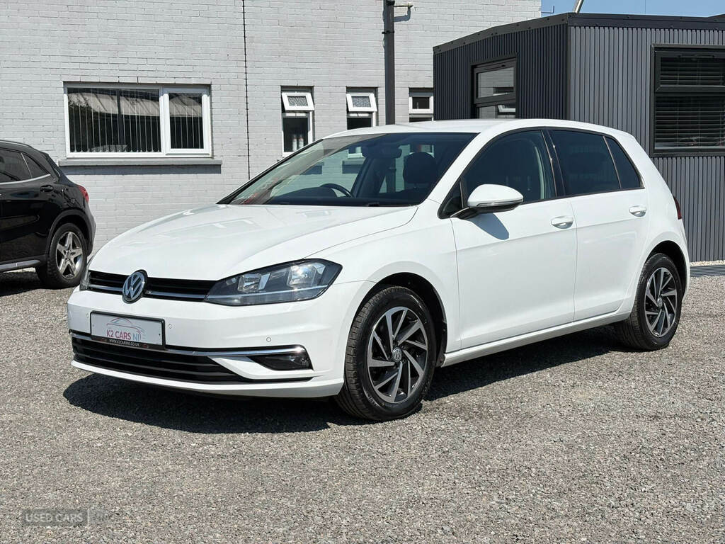 Volkswagen Golf 1.6 Tdi Match GM68HJY White #2