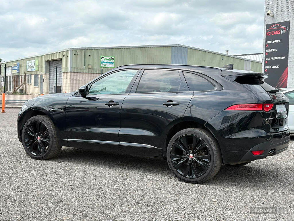 Jaguar F-Pace 2.0D 163 R-sport RX18PNF Black #6